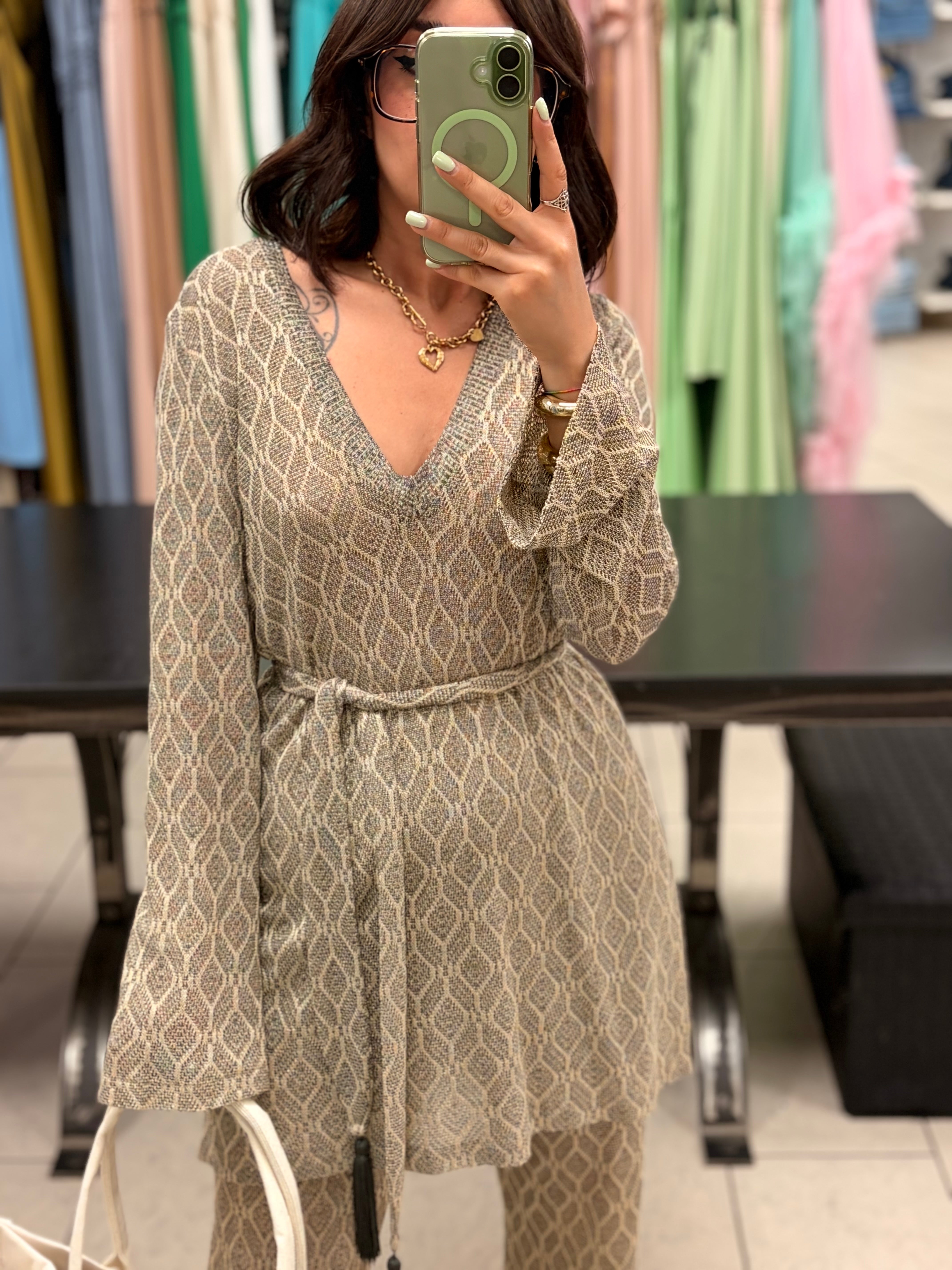 MAGLIA TRICOT CON SPACCHI LATERALI E CINTURA CON PENDAGLI - OPERÀ