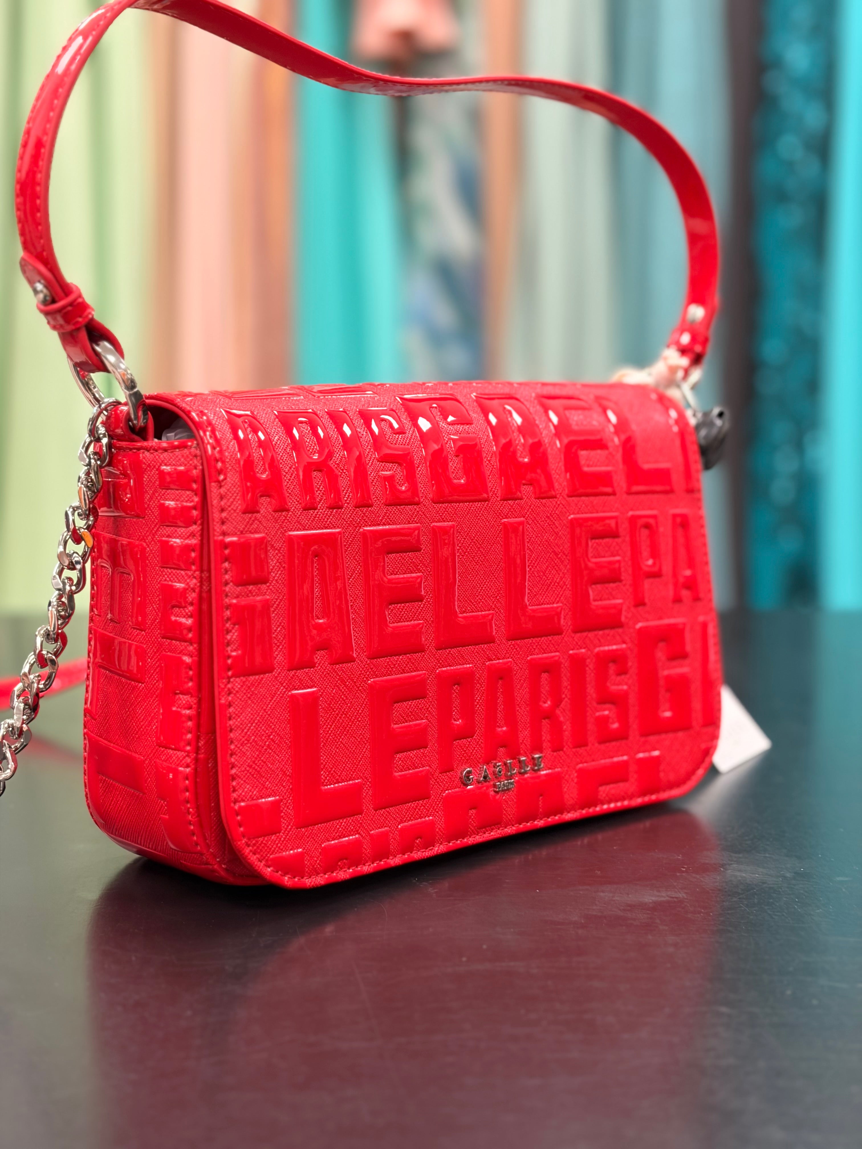 BORSA CON LETTERE IN RILIEVO IN VINILE- GAELLE PARIS