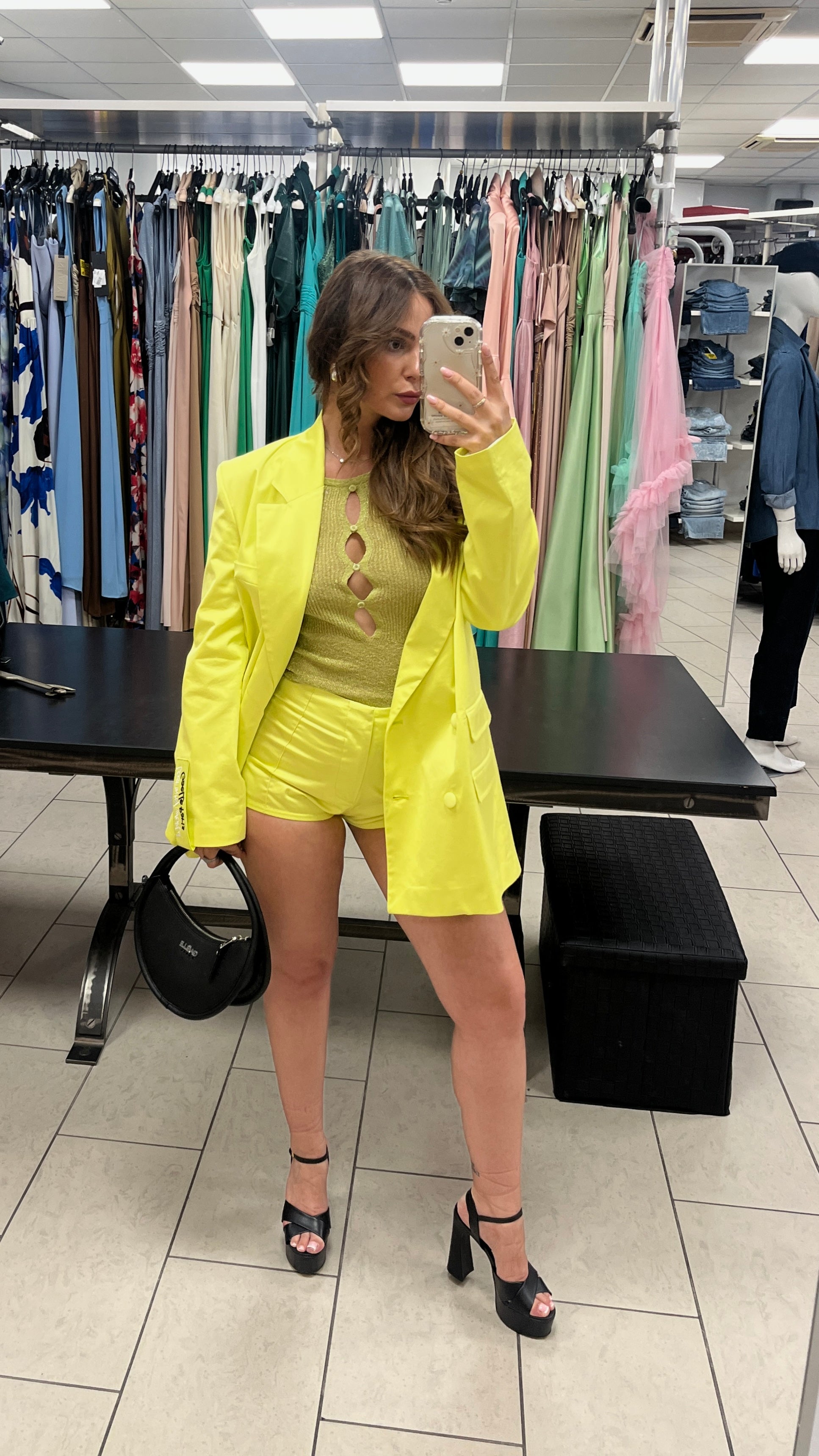 HOT PANTS A VITA ALTA GAELLE