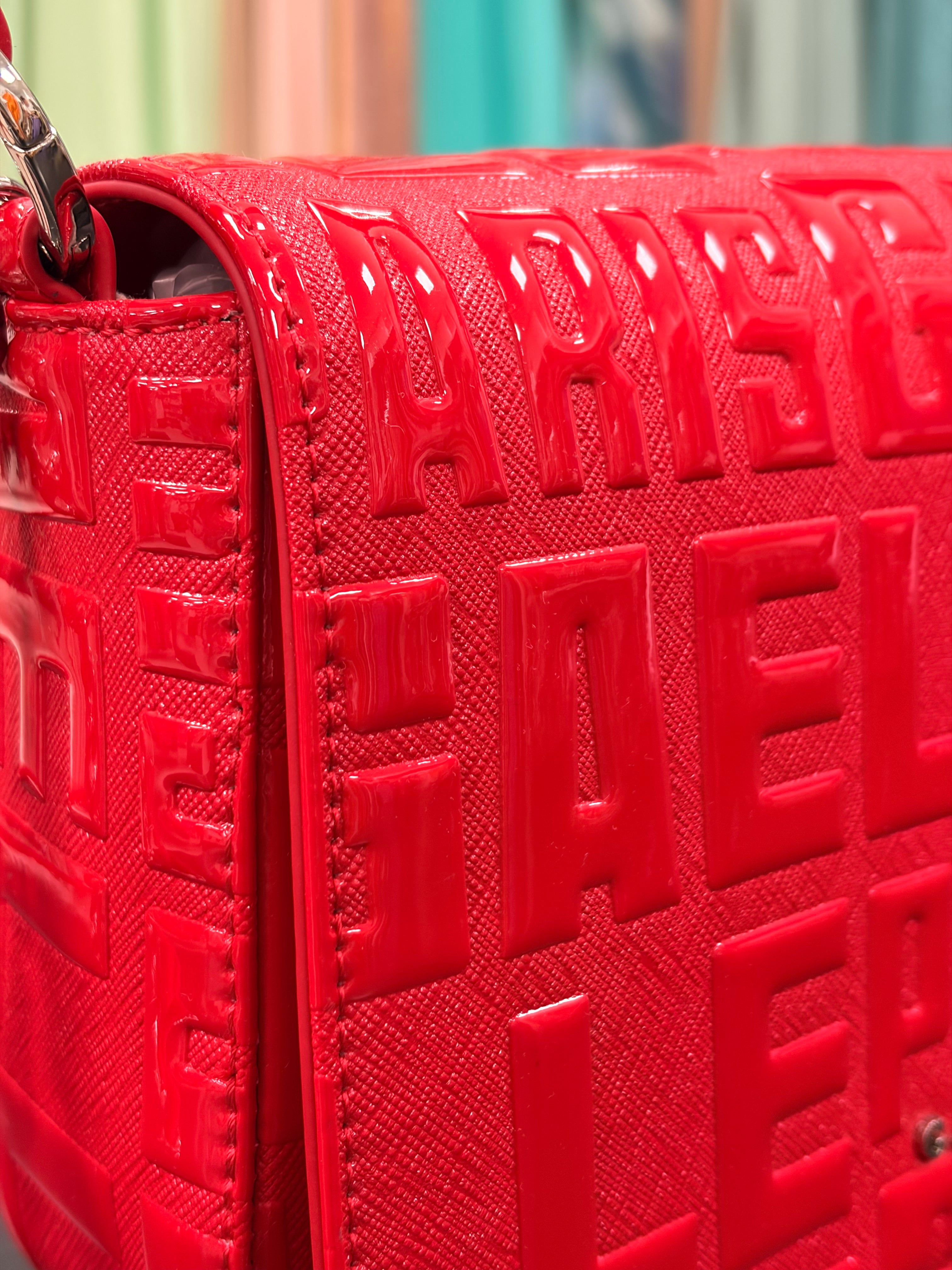 BORSA CON LETTERE IN RILIEVO IN VINILE- GAELLE PARIS