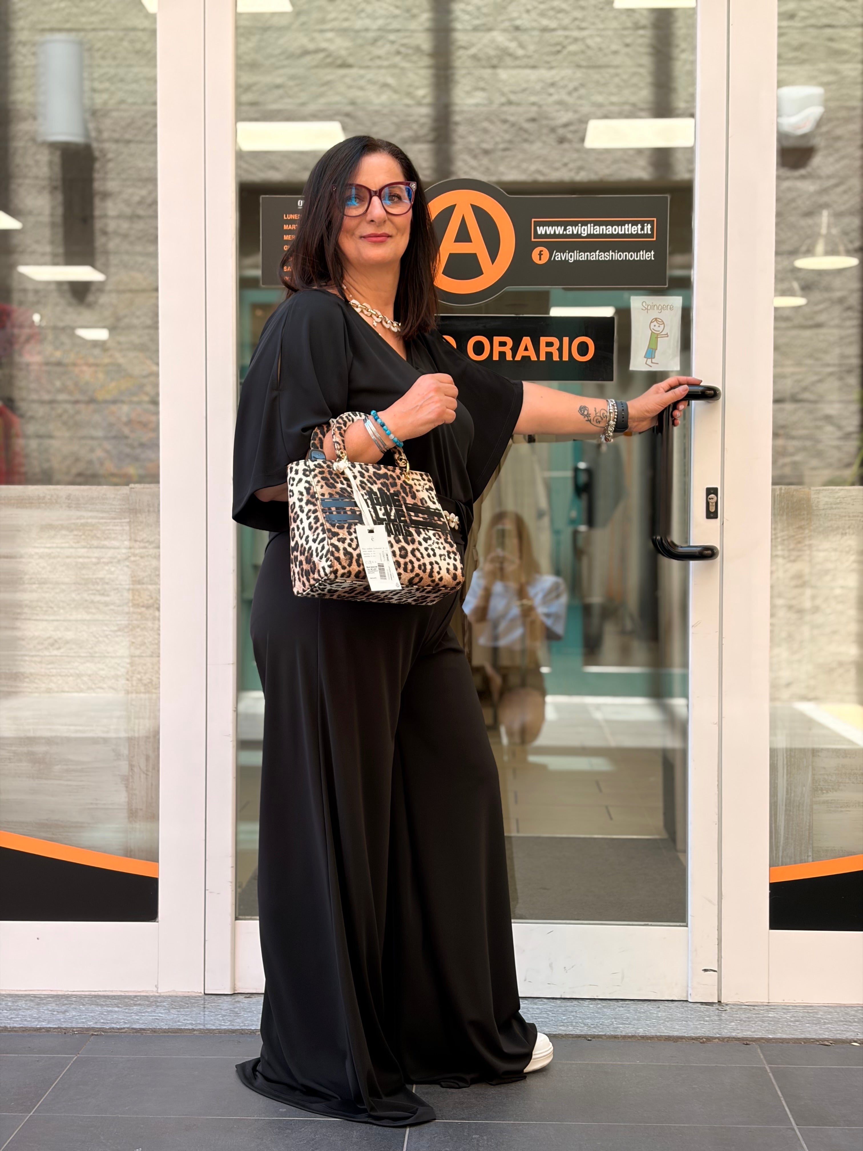 PANTALONE MORBIDO CON APPLICAZIONE OLTRETEMPO