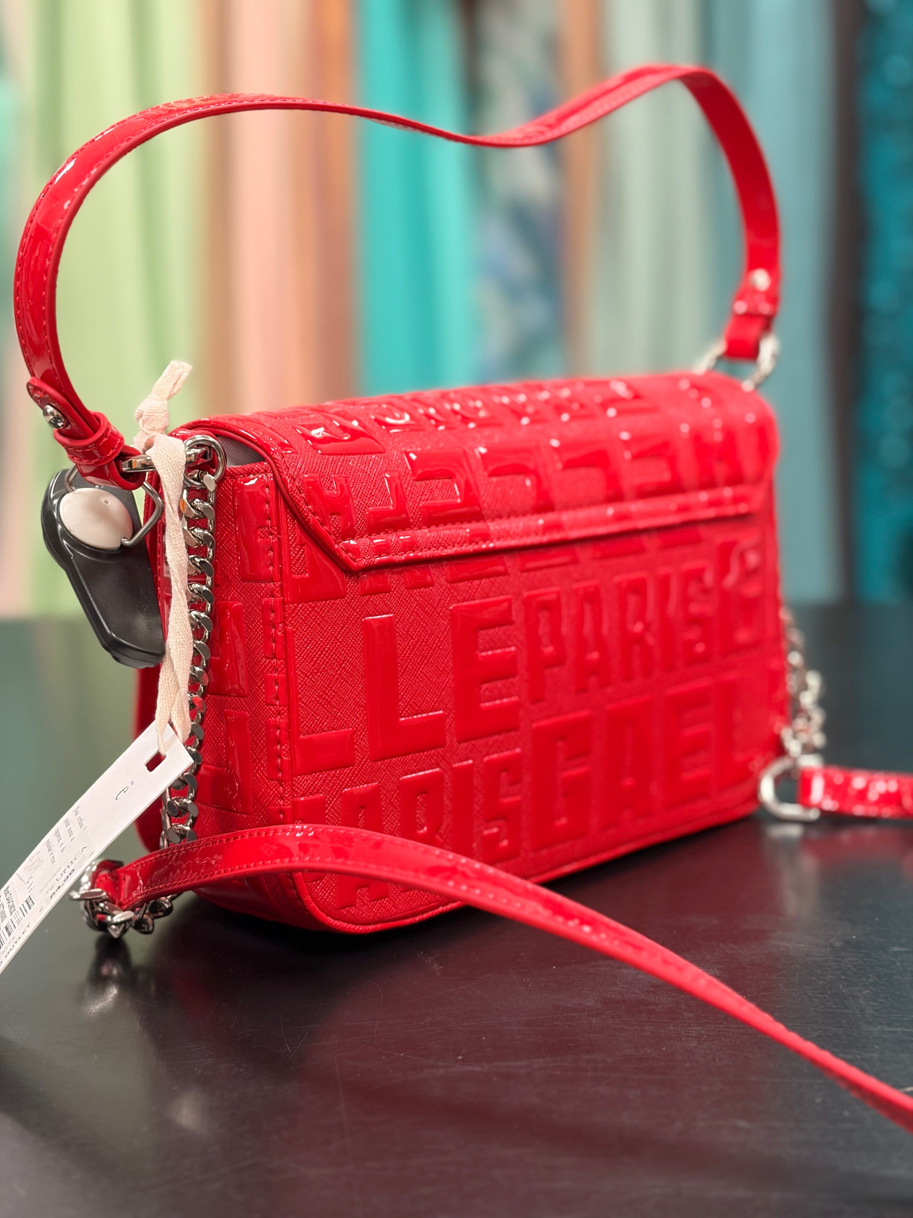 BORSA CON LETTERE IN RILIEVO IN VINILE- GAELLE PARIS