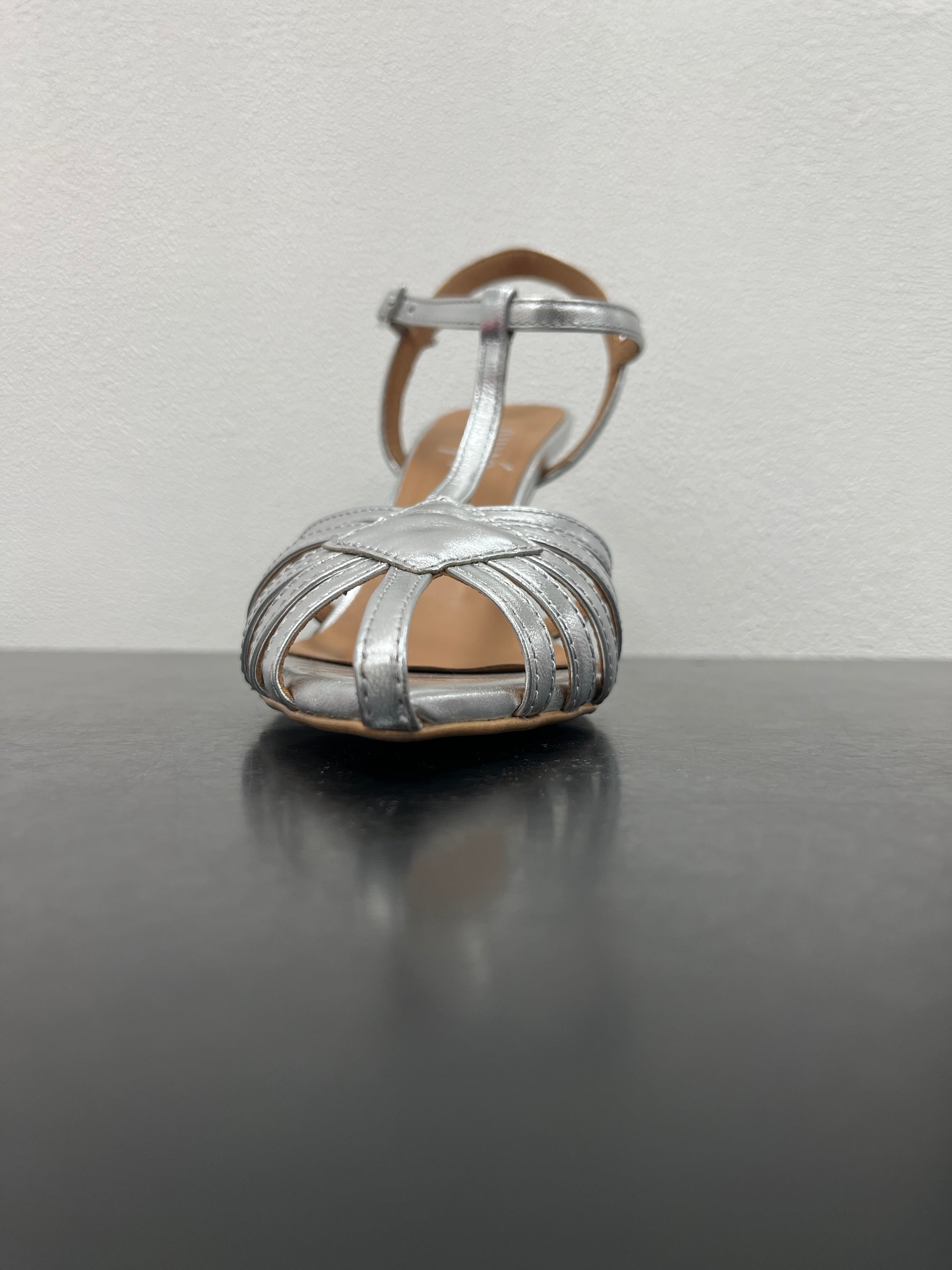 SANDALO OVYE TACCO LAMINATO CON CHIUSURA FRONTALE
