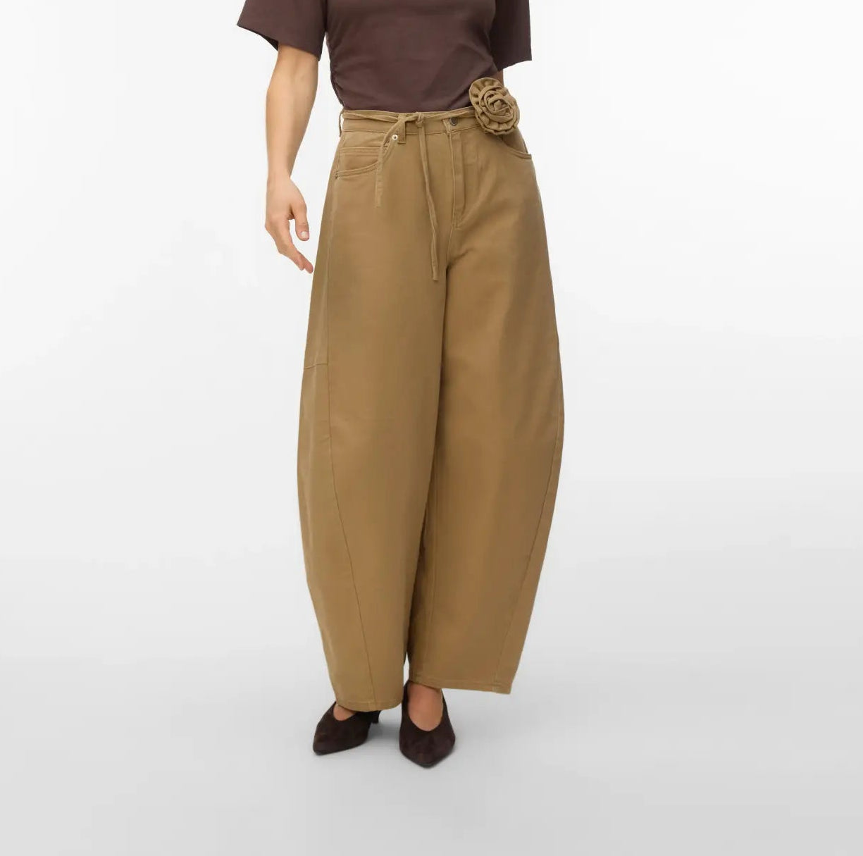 BARREL JEANS C/CINTURA FIORE