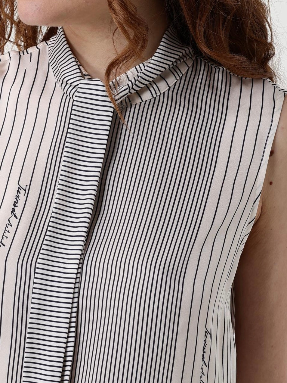 BLUSA A RIGHE SMANICATA CON SCIARPINA - TWINSET ACTITUDE