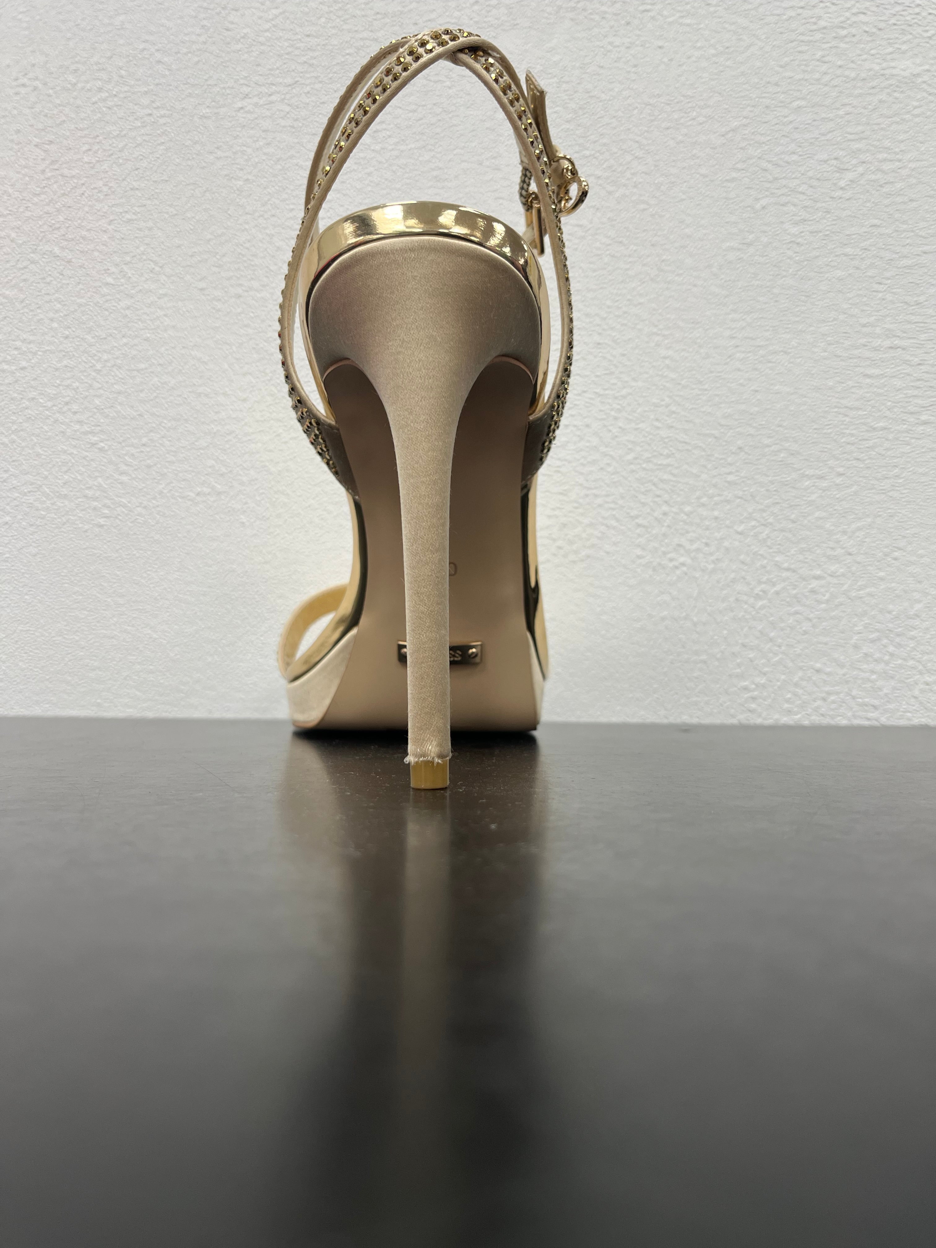 SANDALO GUESS ZACH CON CINTURINO E STRASS