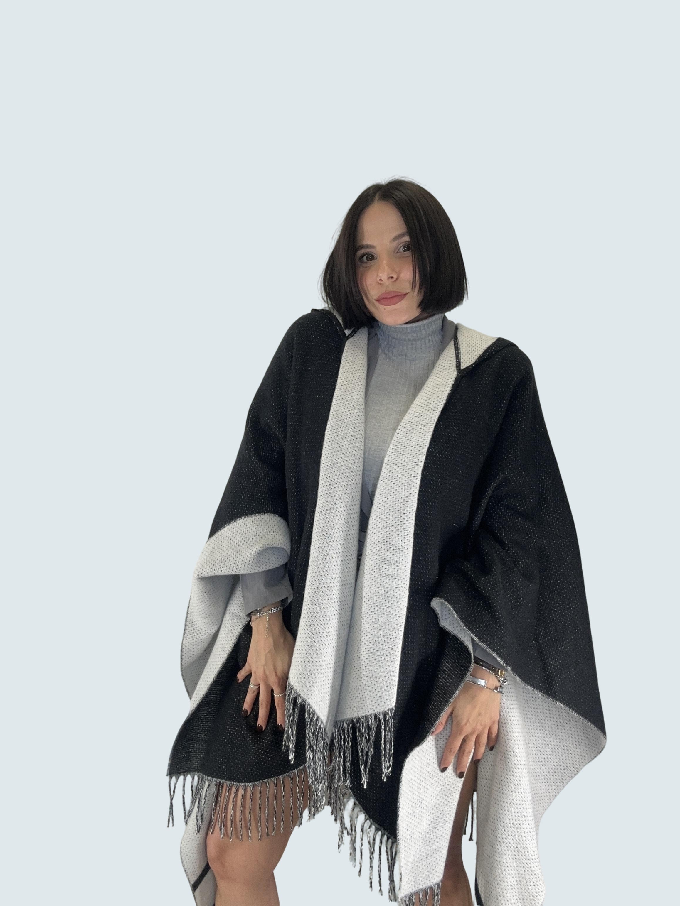 Poncho Con Cappuccio Nero - GAELLE